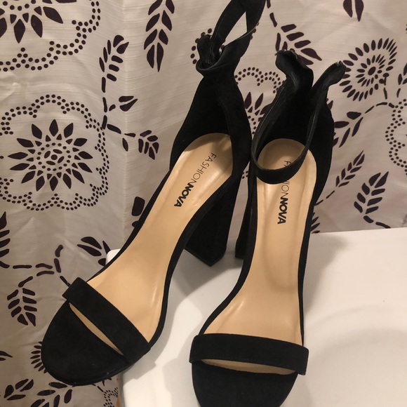 Fashion Nova Shoes - Sz 10 Fashionnova stappy heels like new